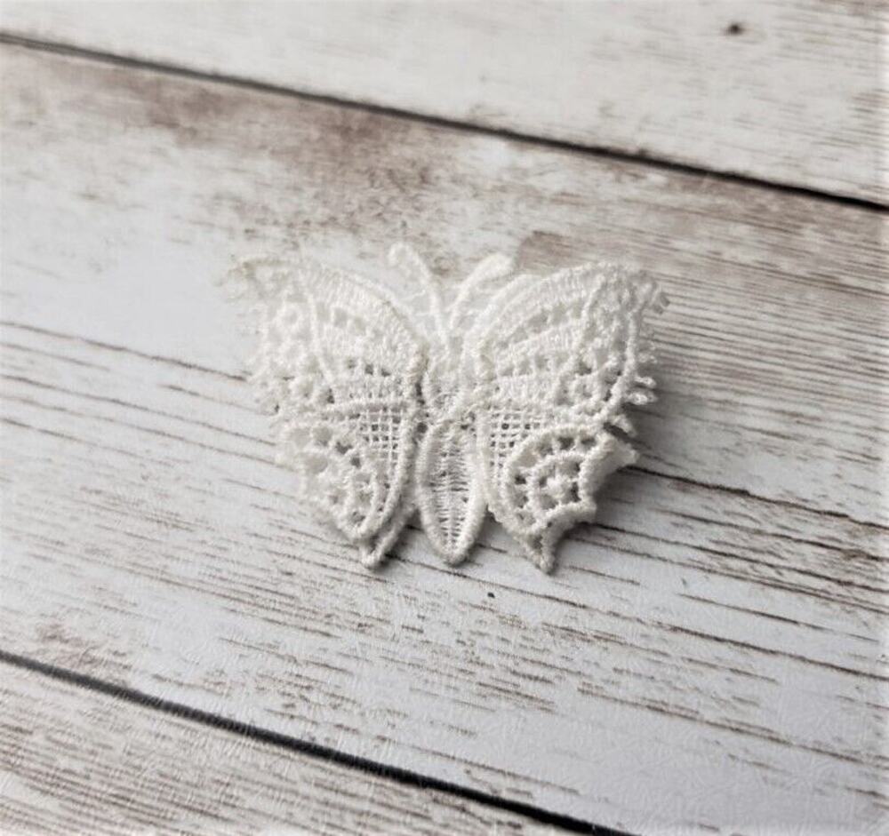Vintage Brooch / Pin - Off White Lace Butterfly